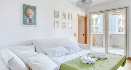 Brand new 92 sqm apartment with two balconies, perfect for 6 people, located on the first floor of a modern building with lift, inside a splendid gated residence.The accommodation is located in a quiet residential neighborhood of Perugia, a 1-minute walk