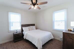 3 makuuhuonetta, ilmainen Wi-Fi, vuodevaatteet, pääsy pyörätuolilla