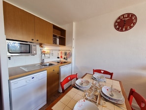 Fridge, microwave, dishwasher, coffee/tea maker