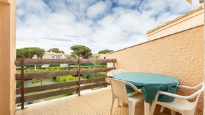 Outdoor dining - Bright studio for 4/6 pers, Mezzanine (Agde)