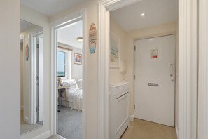 2 Schlafzimmer, Schreibtisch, Bügeleisen/Bügelbrett, WLAN