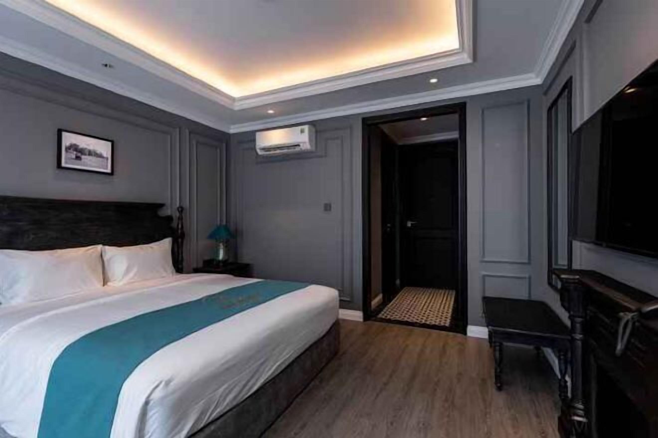 迷你吧贈品、書桌、免費 Wi-Fi、床單