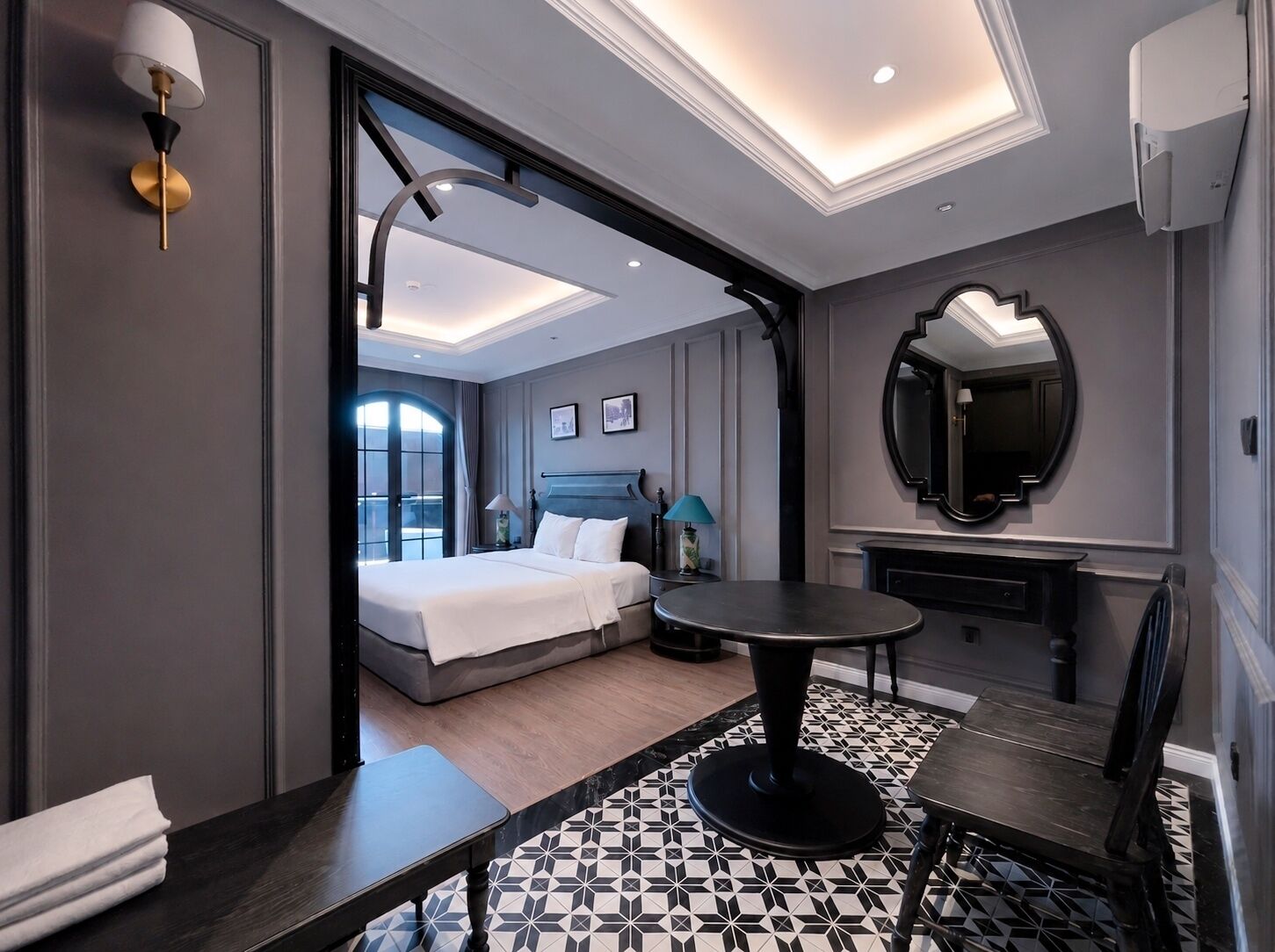 Signature Studio | Free minibar, desk, free WiFi, bed sheets
