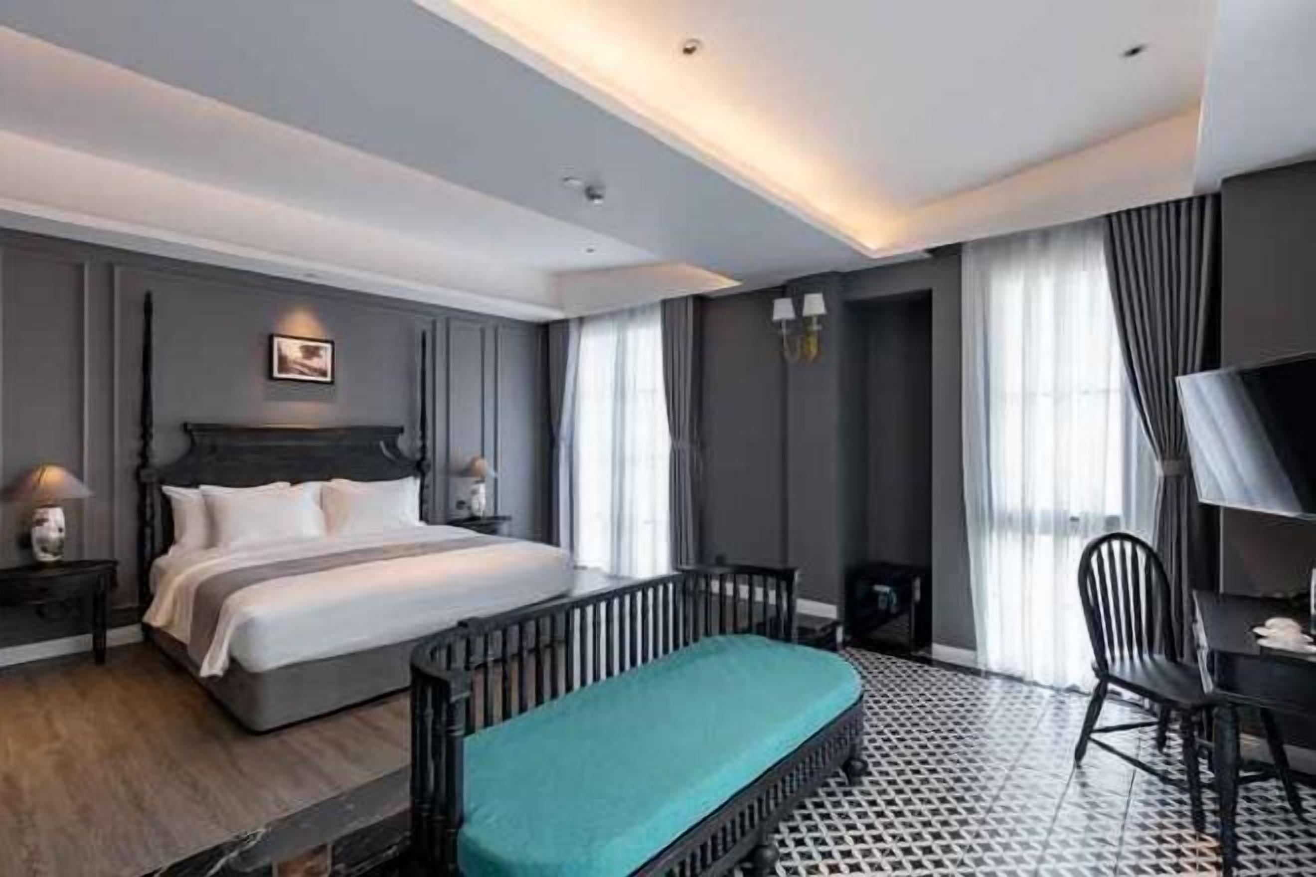 迷你吧贈品、書桌、免費 Wi-Fi、床單