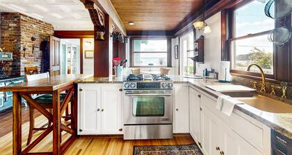 Waterfront house with beach access, deck, central AC, W/D