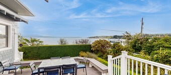 Waterfront house with beach access, deck, central AC, W/D
