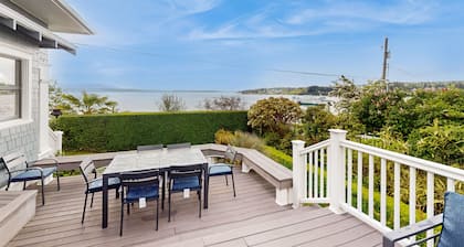 Waterfront house with beach access, deck, central AC, W/D