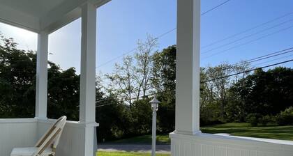 The Blue Anchor House · walk Mystic-Train/Aquarium