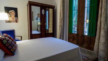 5 dormitorios, tabla de planchar con plancha, Internet y ropa de cama