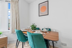Dining - Cedar View – 2 Bed Apartment (Newport)