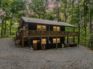 Exterior - 5 Min to Hatley Pointe! Après Ski~HotTub~FirePit (Mars Hill)