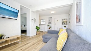 Smart TV - Alex Headland Ocean Escape | Pool & Views (Sunshine Coast)
