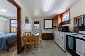 3 bedrooms, iron/ironing board