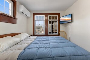 3 bedrooms, iron/ironing board - 113 E 24th Ave, 2nd Floor (North Wildwood)