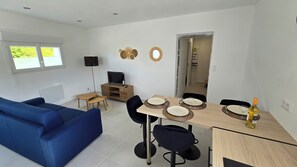 Dining - Hébergement - Louargat à 30 Minutes des Plages (Louargat)