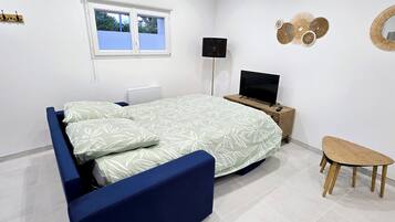 1 bedroom, iron/ironing board, WiFi, bed sheets