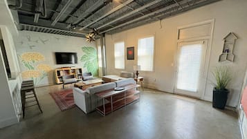 Smart TV, music library