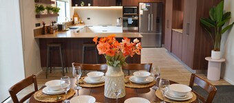 3BedRm Elite Escape•Ensuite•Luxe Bath•Rain Showers