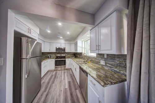 New Waterfront Mahalo 1 BR Apt