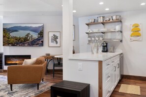 Interior - Best Views in Vail - Conveniently Located Condo (Vail)