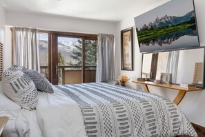 2 bedrooms, desk, iron/ironing board, free WiFi