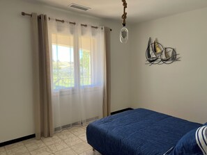 4 bedrooms, iron/ironing board, travel cot, free WiFi - Grande Maison Familiale Accueillante Tout Juste Rénovée sur 3000m2 de Terrain (Fos-sur-Mer)