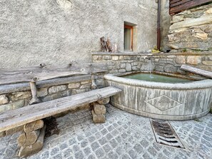 Property grounds - La Maison du Bassin - Grand St Bernard - Orsières (Reppaz)