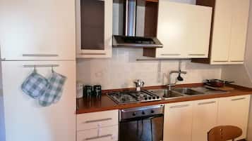 Kühlschrank, Ofen, Herdplatte, Geschirrspüler