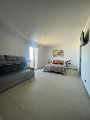 4 bedrooms, WiFi, bed sheets