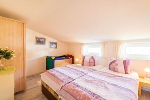 2 chambres, lit parapluie, Wi-Fi gratuit, draps fournis