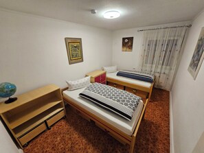 2 bedrooms, in-room safe, desk, iron/ironing board - Miuti Residence (Triberg im Schwarzwald)