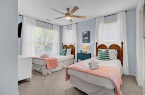 4 bedrooms, iron/ironing board, free WiFi, bed sheets