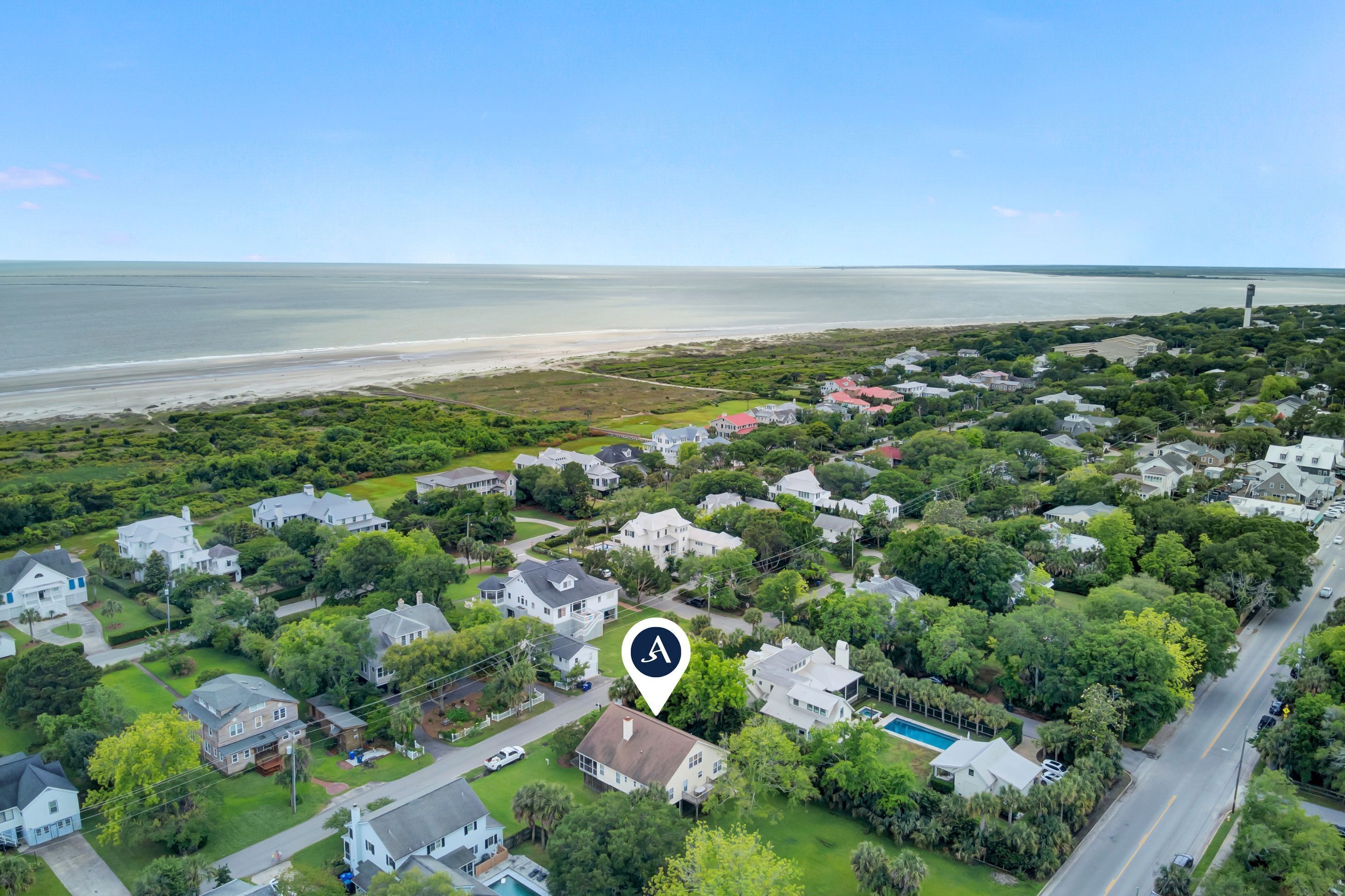 Ion by AvantStay | Walk to Beach, Dining, Shopping | Central Location | Deck