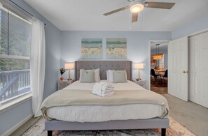 4 bedrooms, iron/ironing board, free WiFi, bed sheets - Ion by AvantStay | Walk to Beach, Dining, Shopping | Central Location | Deck (Sullivans Island)