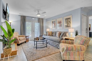 Smart TV - Ion by AvantStay | Walk to Beach, Dining, Shopping | Central Location | Deck (Sullivans Island)