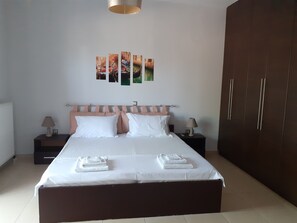 2 soverom, strykejern/-brett, wi-fi (inkludert) og sengetøy