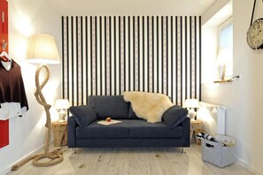 Smart-tv, boeken en een stereo