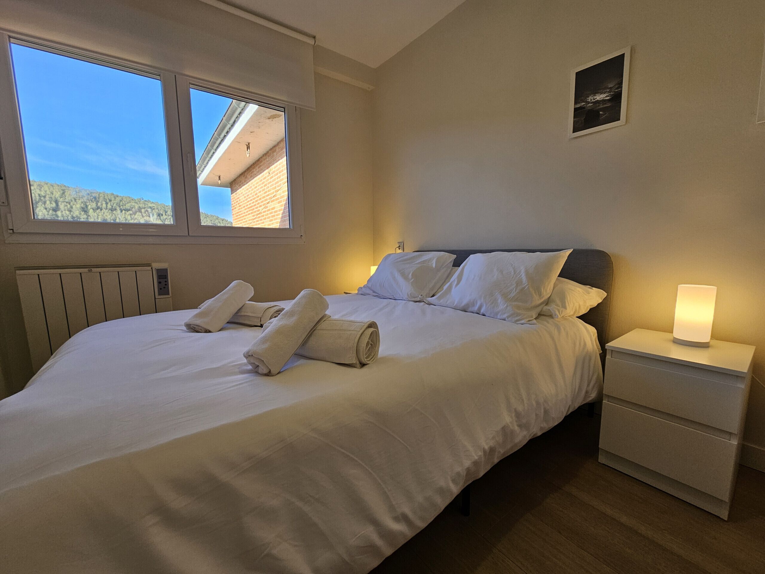 1 slaapkamer, een strijkplank/strijkijzer, reisbedje, gratis wifi