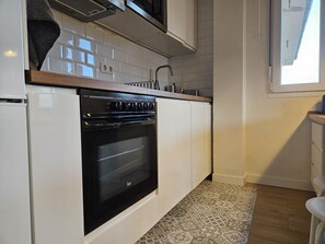 冰箱、微波炉、烤箱、洗碗机