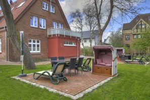 Outdoor dining - In the Riechey Villa (Burg auf Fehmarn)