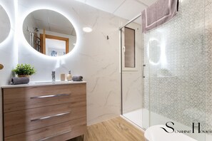 تجهيزات دش، مجففات شعر، مناشف