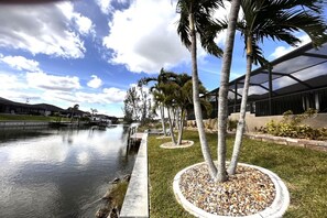 Property grounds - Villa Harley Summer Comfortable holiday residence (Cape Coral)