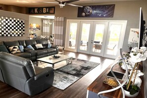 Smart TV - Villa Harley Summer Comfortable holiday residence (Cape Coral)