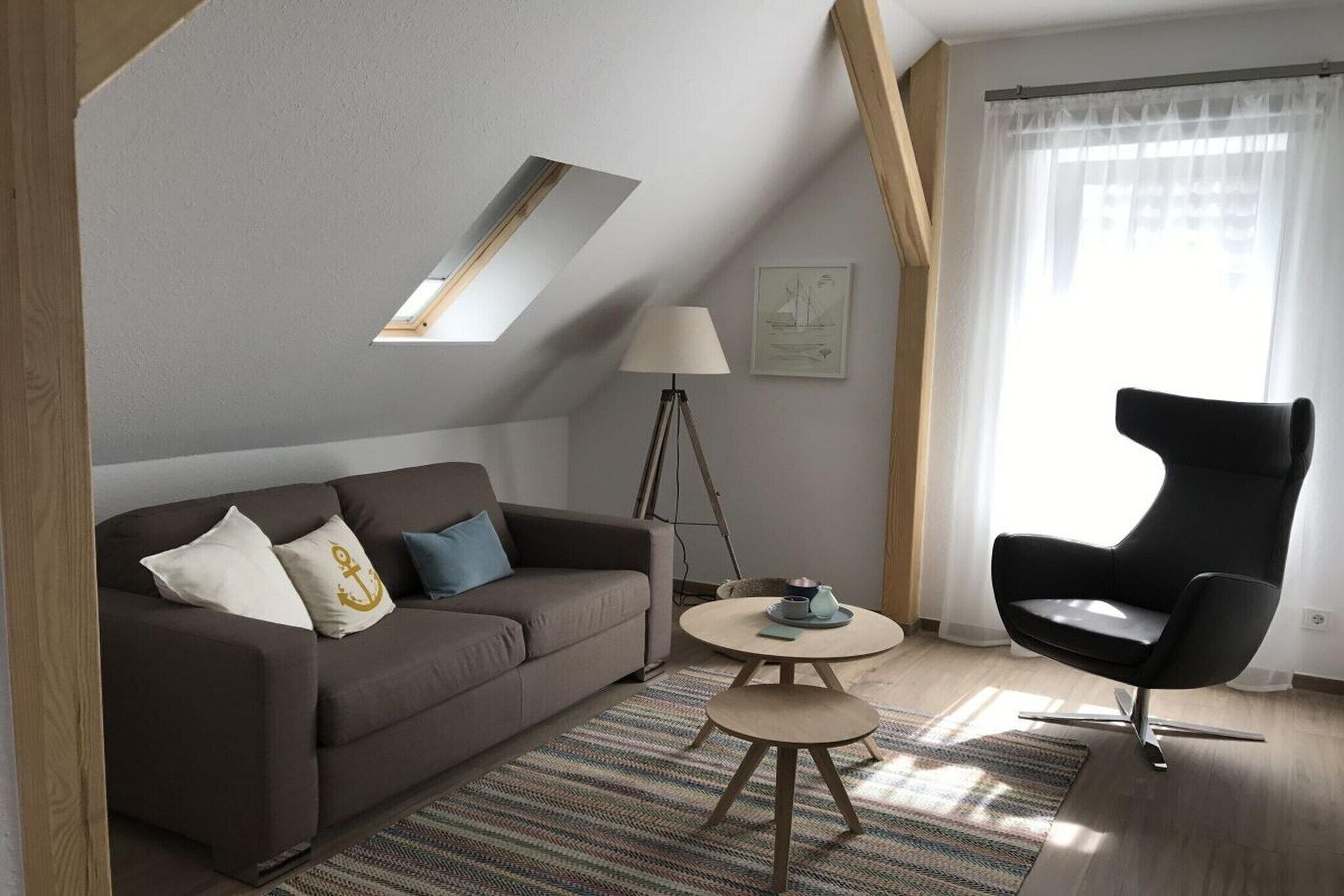 Een smart-tv en een stereo