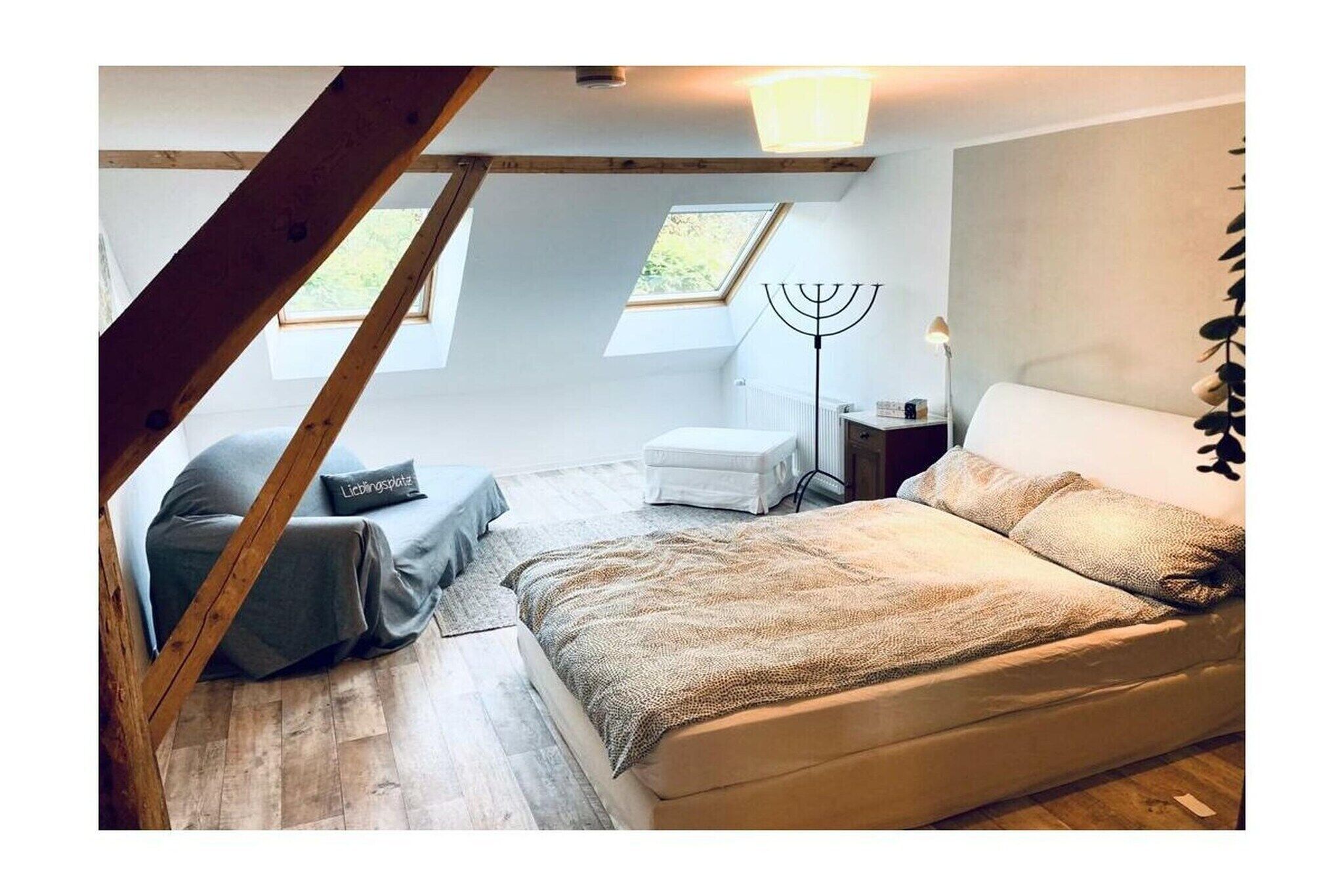 2 dormitoris, planxa i posts de planxar i un bressol de viatge 