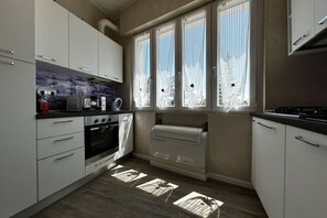 Fridge, microwave, oven, dishwasher
