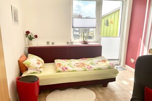 1 chambre, fer et planche à repasser, lit parapluie, Wi-Fi gratuit