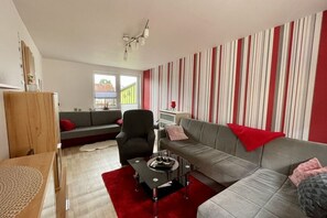 Smart-TV, DVD-Player, Bücher