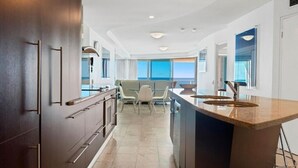 Interior - Sirocco 903 Oceanfront Luxury Sub-Penthouse (Mooloolaba)