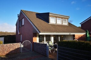 Exterior - “Seagull Street” 21 | Merchant (Horumersiel)